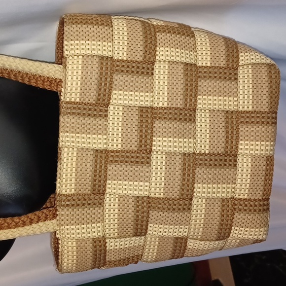 Passports Made In Italy brown & cream Woven Tote Bag, 8x10x6 - Picture 2 of 8